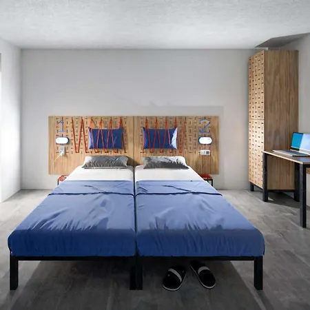 Hostal Hi - La Caserne