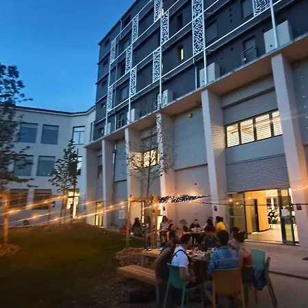 Hi - La Caserne * Poitiers