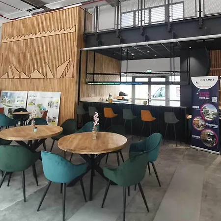 Hi - La Caserne Hostel Poitiers